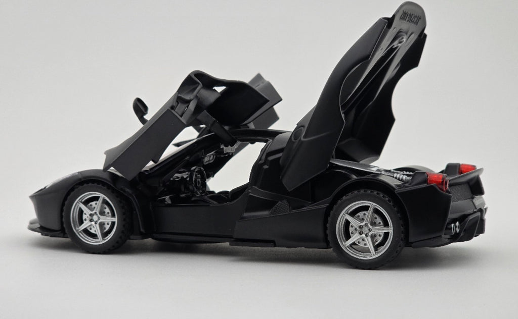 Ferrari LaFerrari 1:24  diecast scale model car collectible | Assorted Colors